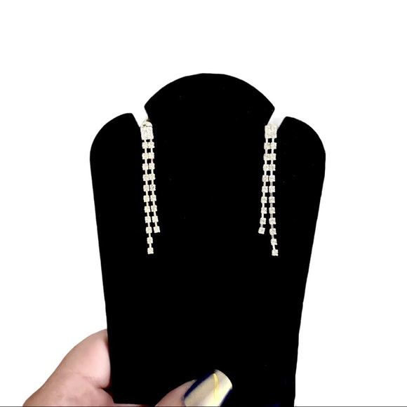 🆕 Dainty Silver White CZ Drop Dangle Earrings w/Split Tassel Bottom NWT - Picture 2 of 6